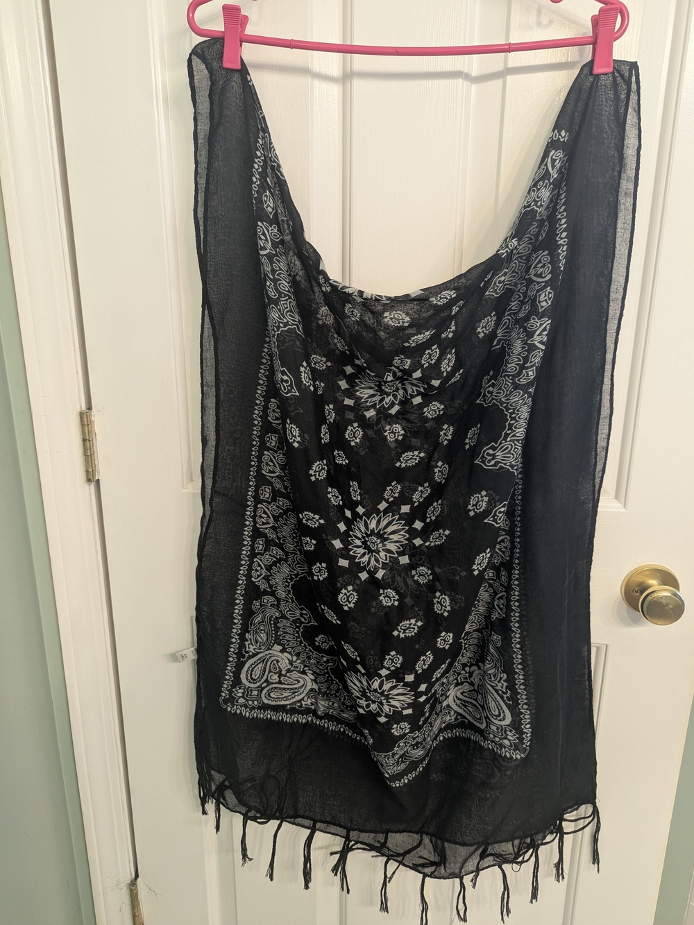 Black Bandana-Print Women’s Scarf
